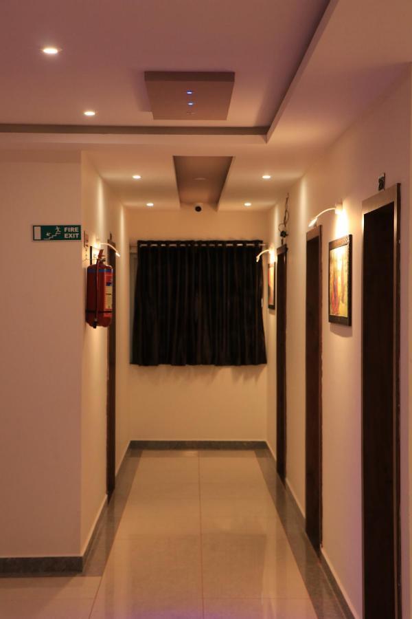 Hotel Viraj Residency 부지 외부 사진
