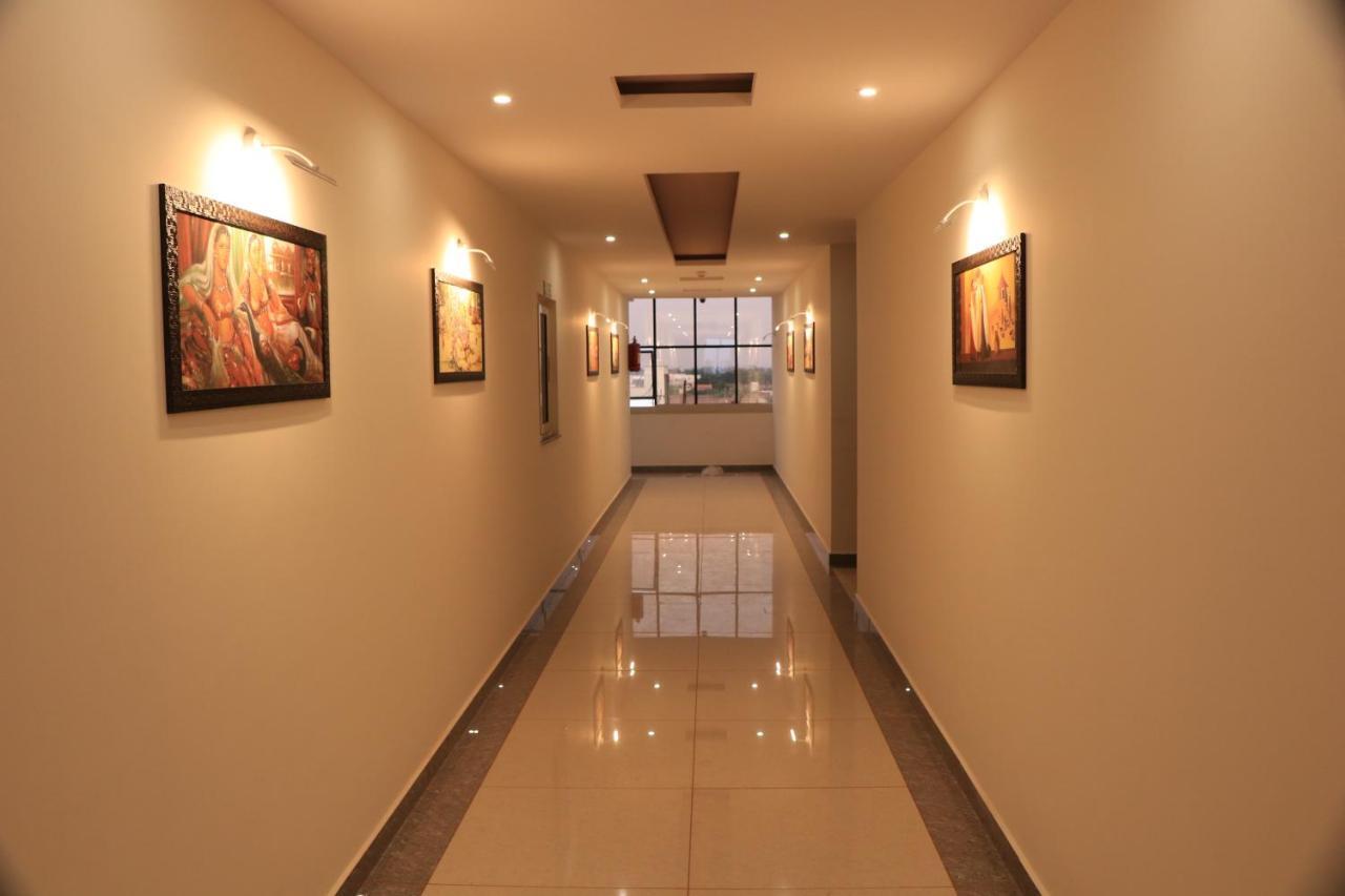 Hotel Viraj Residency 부지 외부 사진