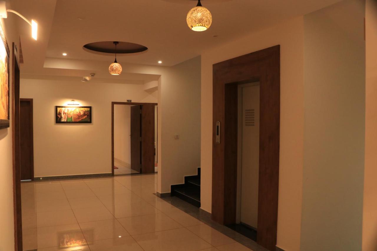 Hotel Viraj Residency 부지 외부 사진